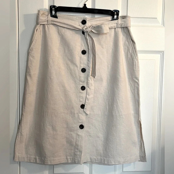 ☀️Banana Republic women skirt M skirt off-white cream buttons pockets  lin… - Picture 1 of 9